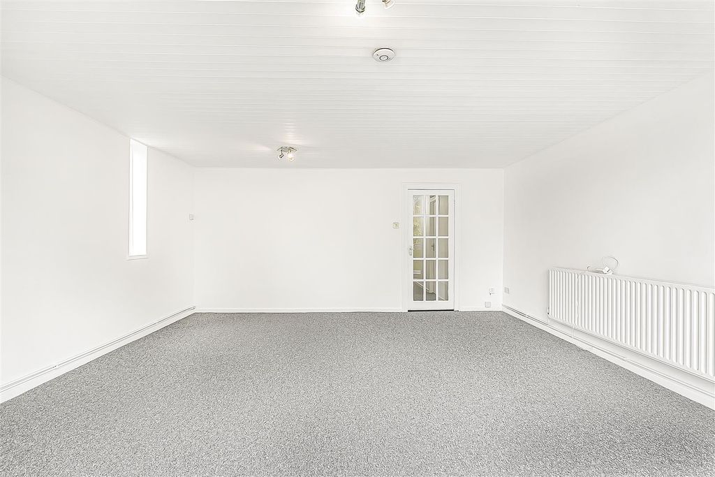 Property photo 3 of 11 11_59682.Jpg