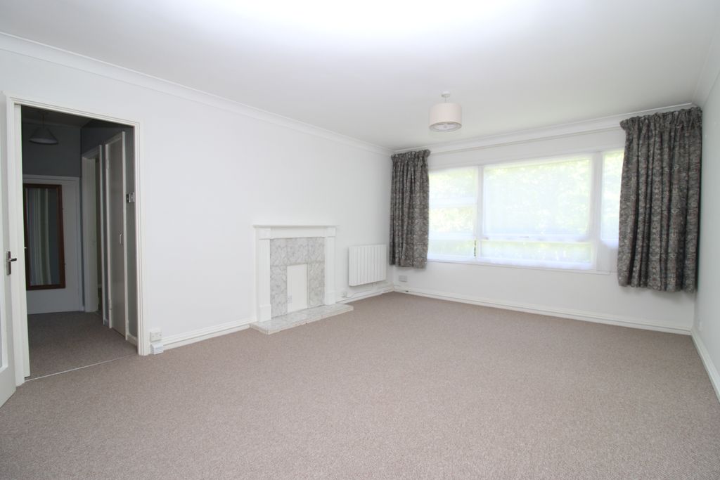 Property photo 3 of 8 Living Room