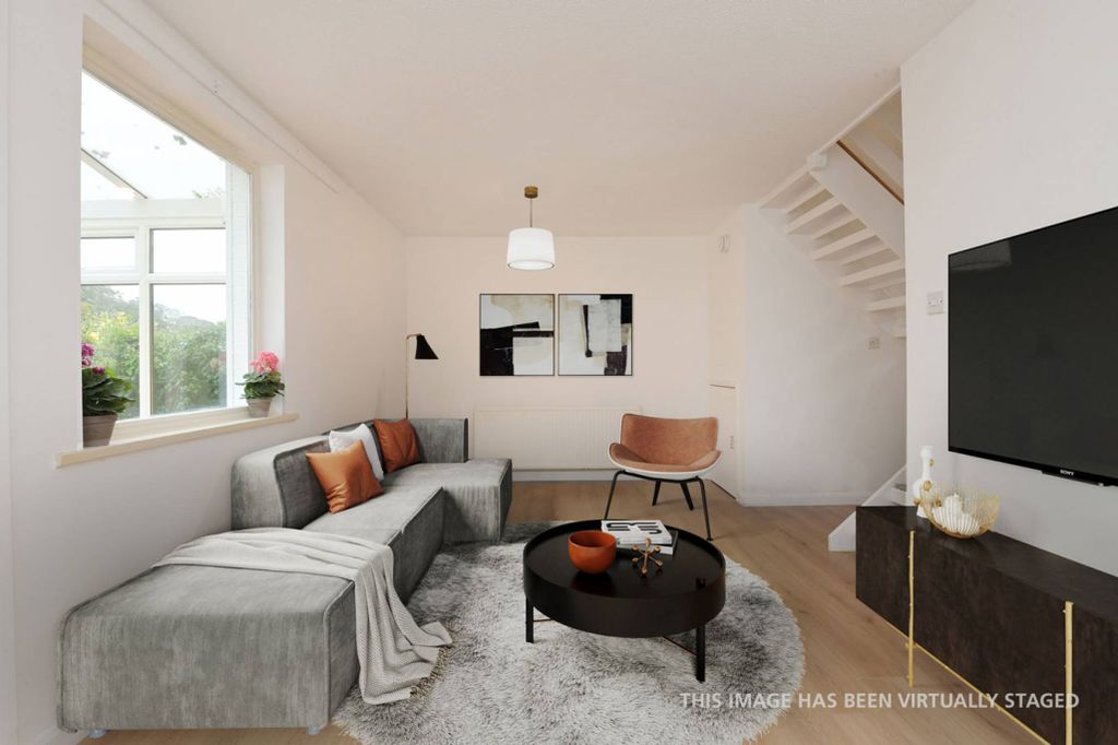 Property photo 2 of 23