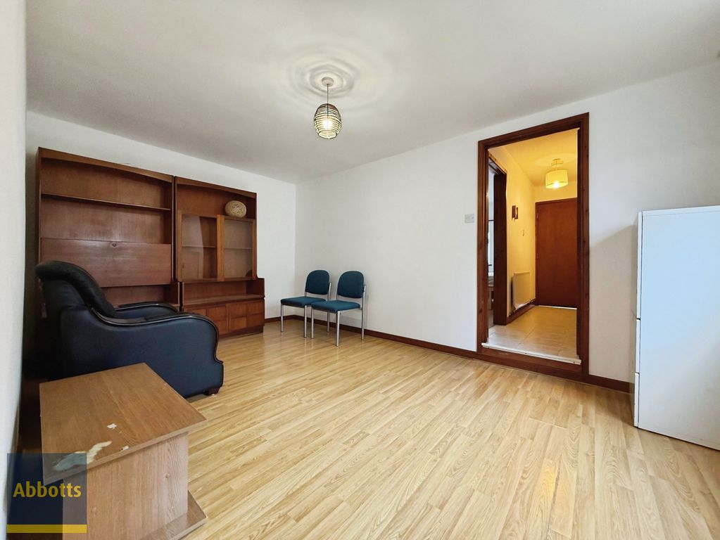 Property photo 3 of 5