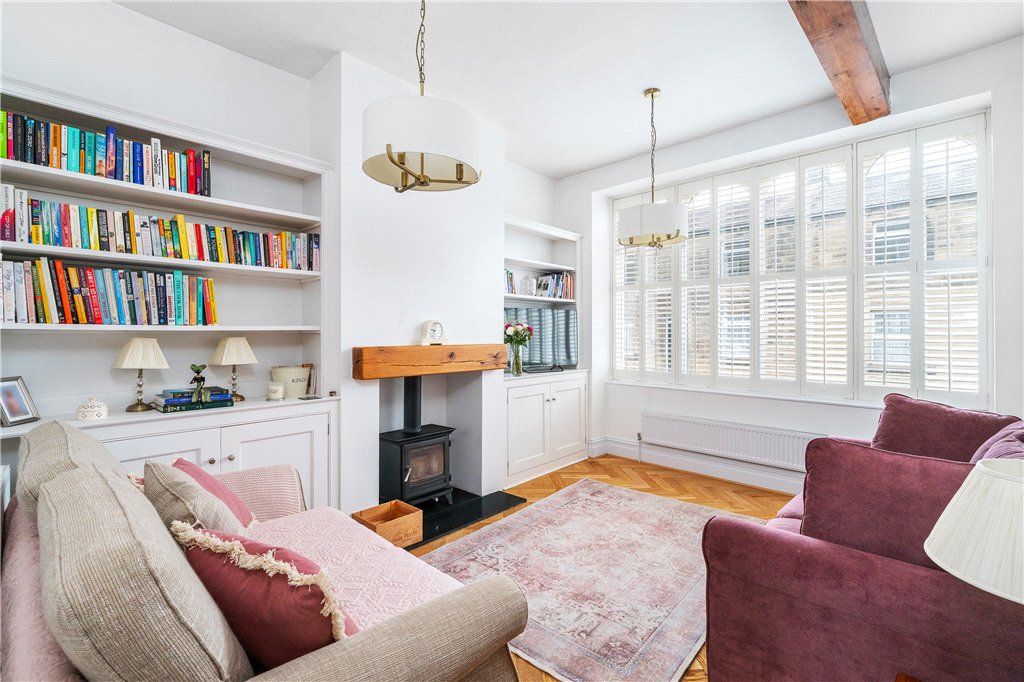 Property photo 2 of 16 Sitting Room