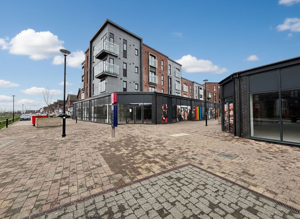 Property photo 1 of 21