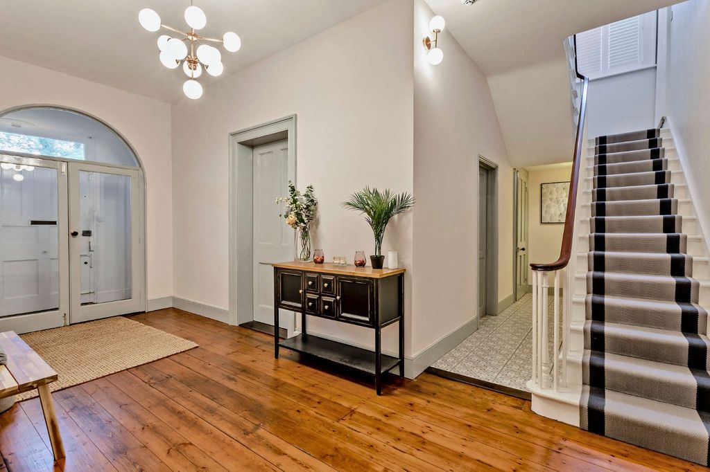 Property photo 3 of 15 Hall