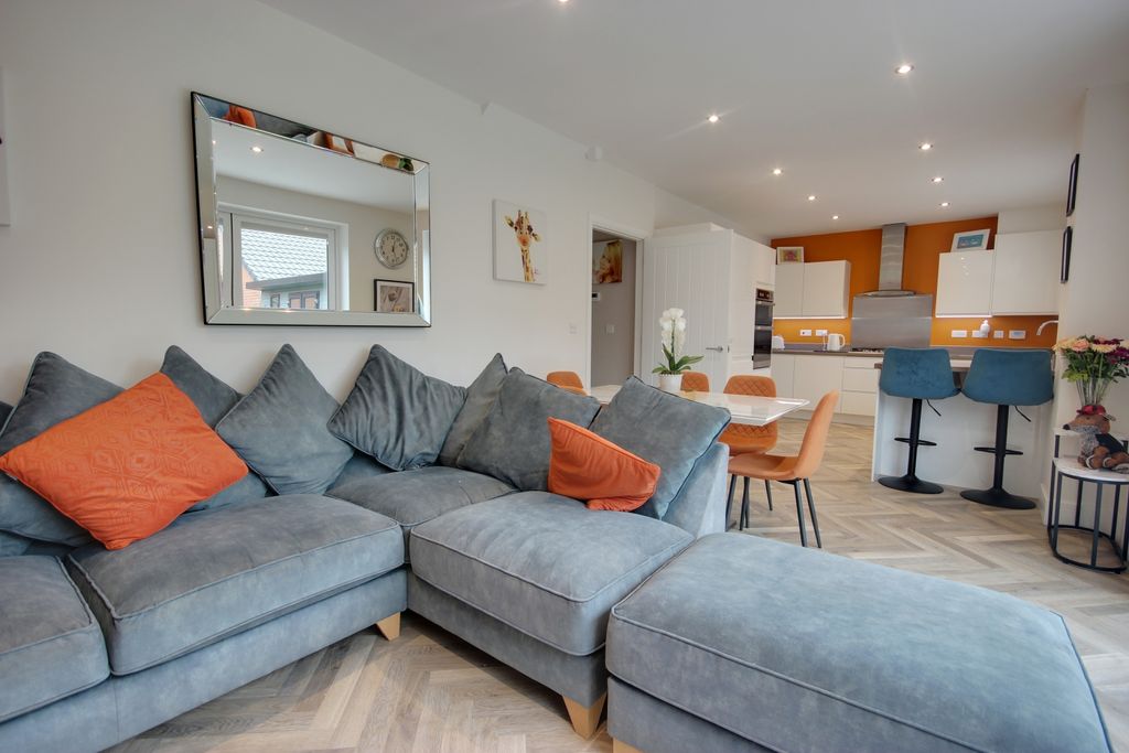 Property photo 2 of 29 1 Liv Kit B