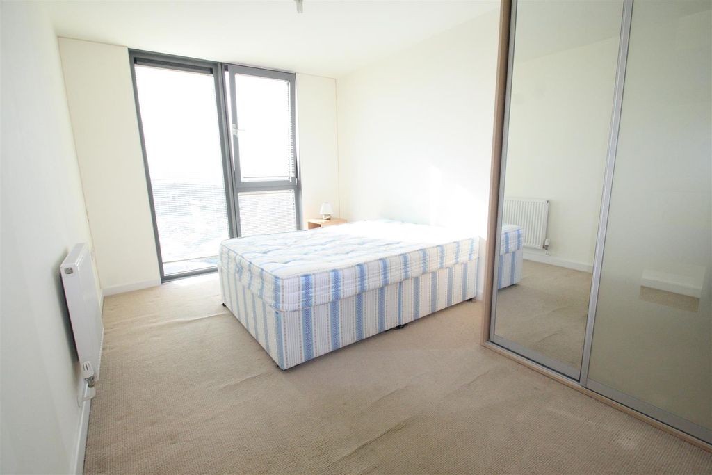 Property photo 3 of 8 Bedroom