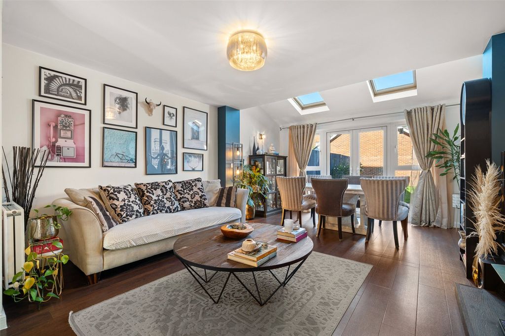 Property photo 2 of 18 Picture No. 17