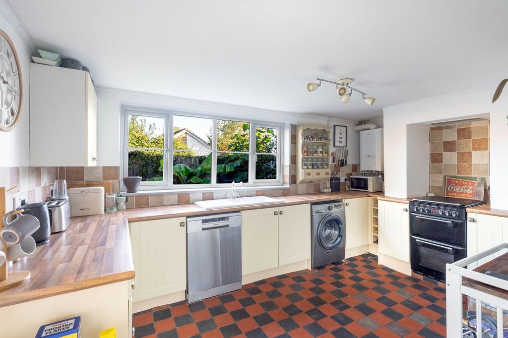 Property photo 3 of 10