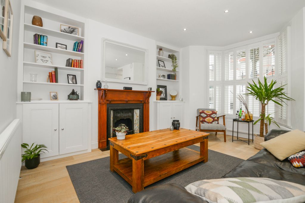 Property photo 1 of 6