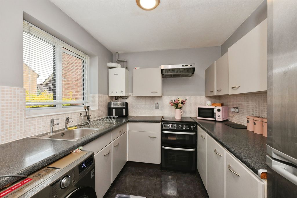 Property photo 2 of 16