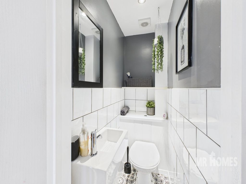 Property photo 3 of 35