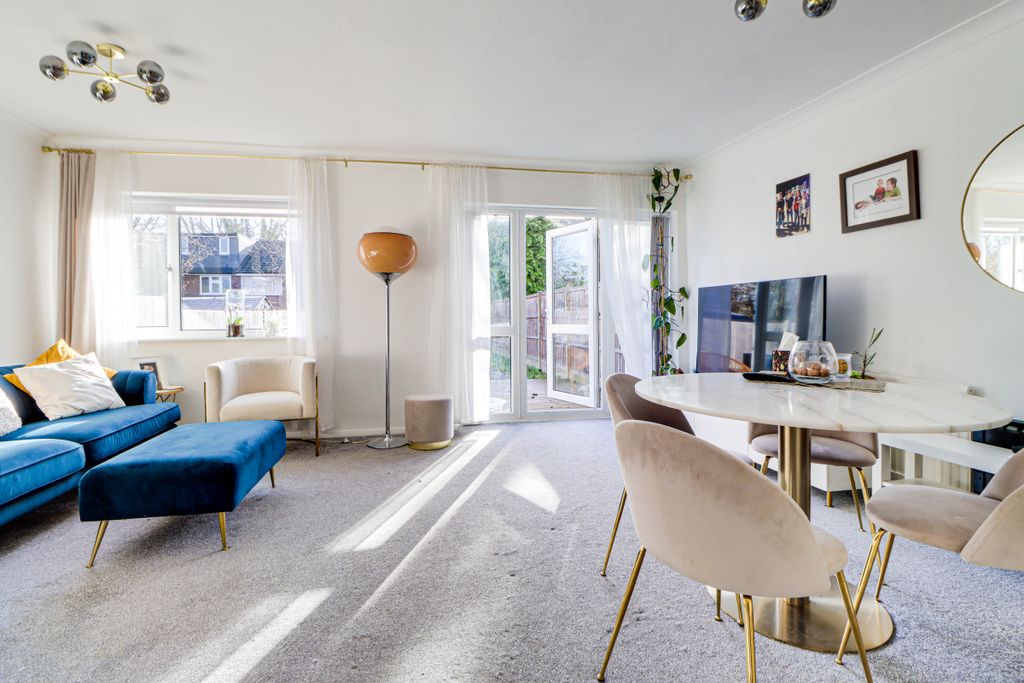 Property photo 3 of 14 Img3666Img3668