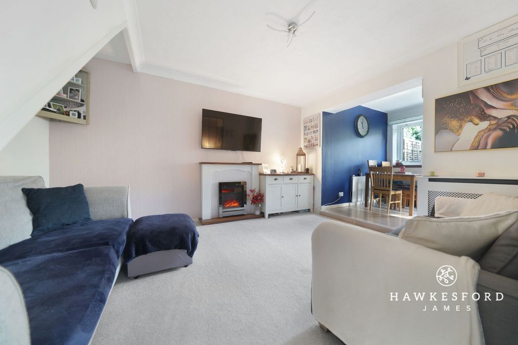 Property photo 2 of 13 Harrier Drive, Sittingbourne - Lounge