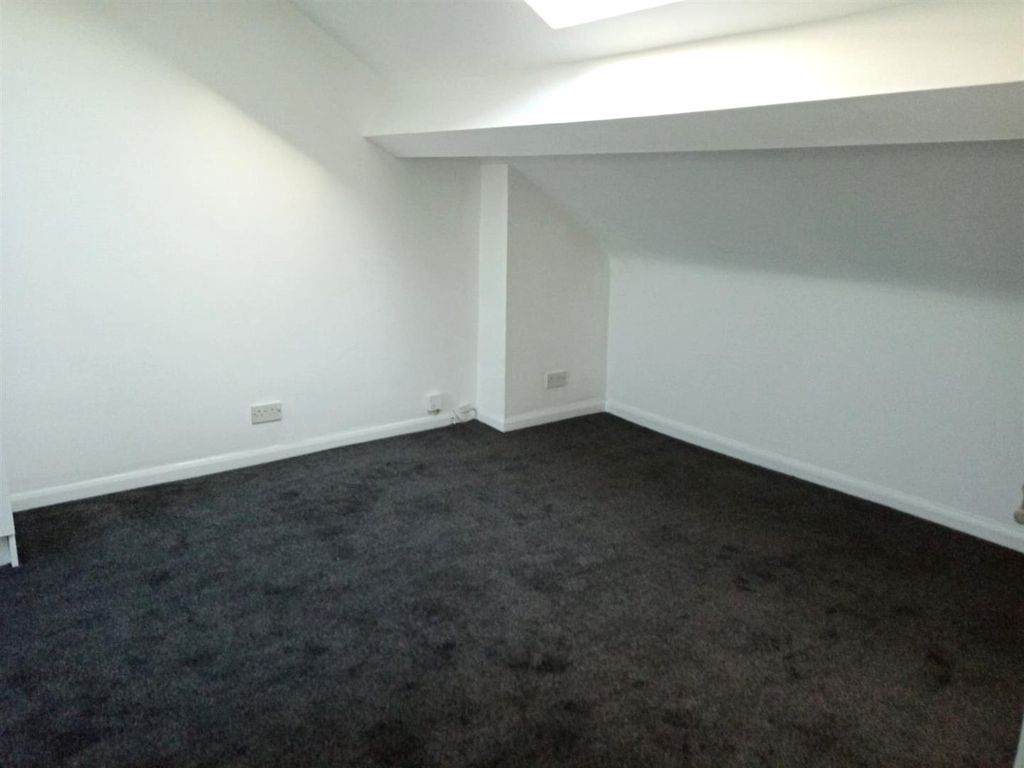 Property photo 3 of 10 Img-20231128-Wa0030i.Jpg