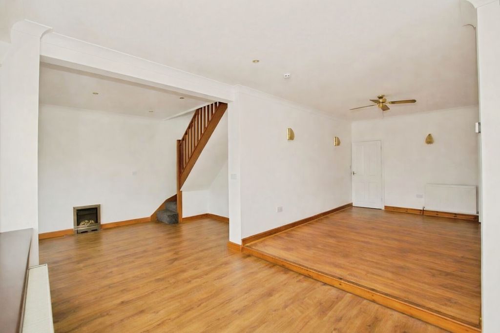 Property photo 2 of 20 Pbox-Img.Png