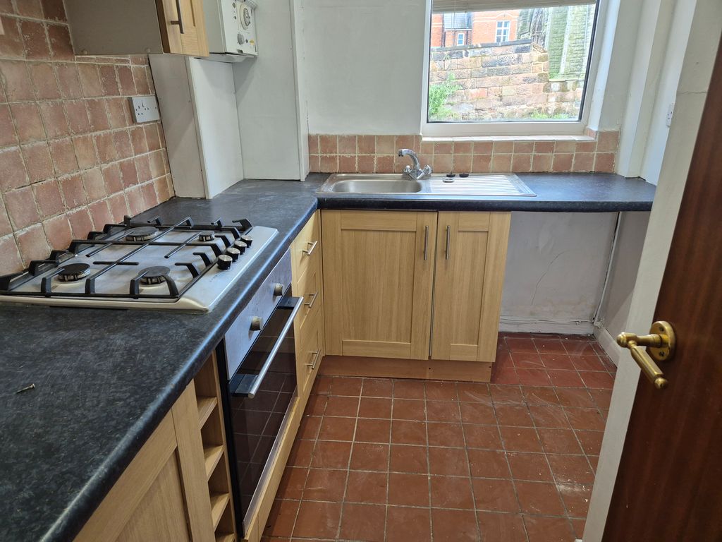 Property photo 3 of 5 Kitchen