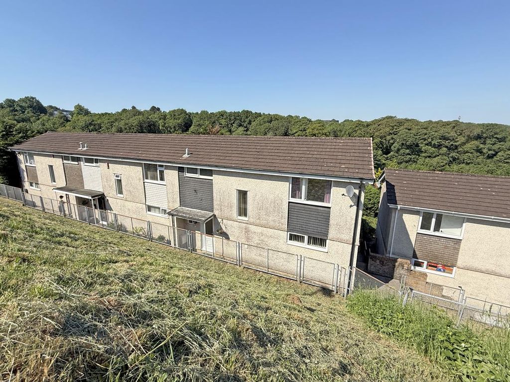 Property photo 1 of 18 Thirlmere Gardens 85 - Front.Jpg
