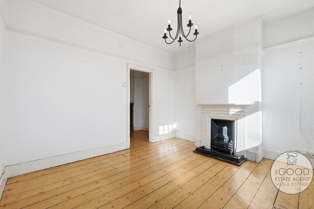 Property photo 3 of 14