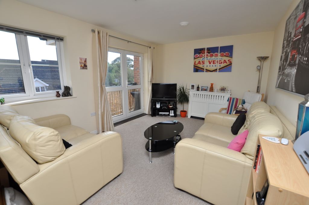 Property photo 3 of 8 Photo 03