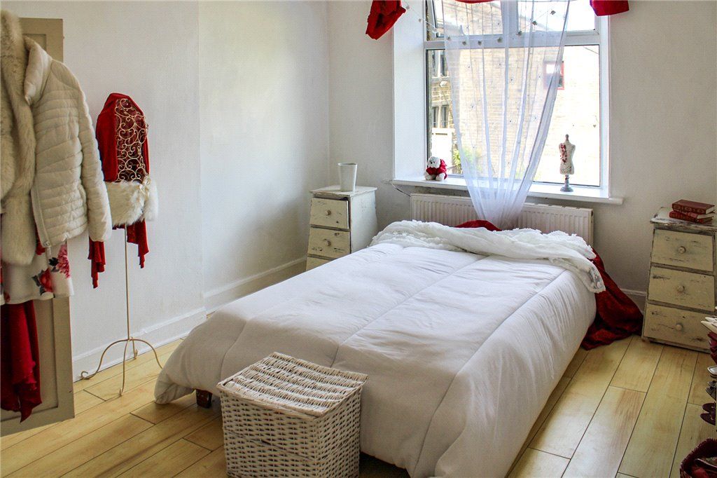 Property photo 3 of 10 Bedroom