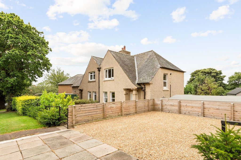 Property photo 3 of 29