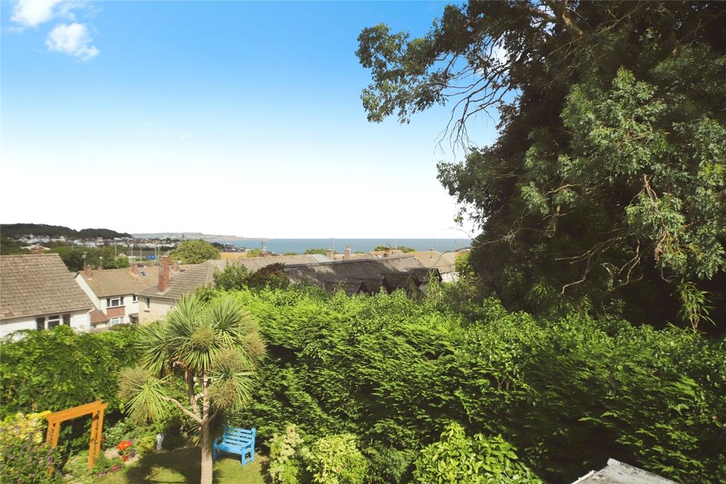 Property photo 2 of 34 Picture No. 25