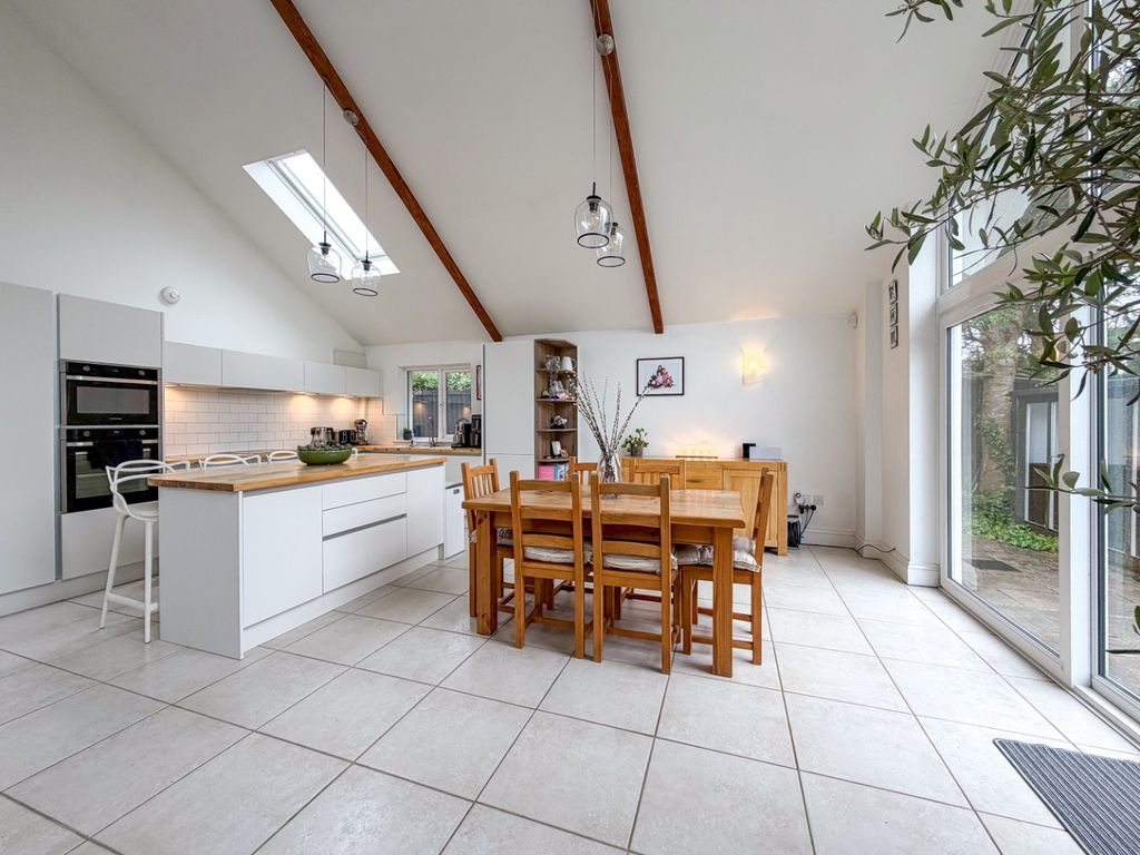Property photo 2 of 23 4970984