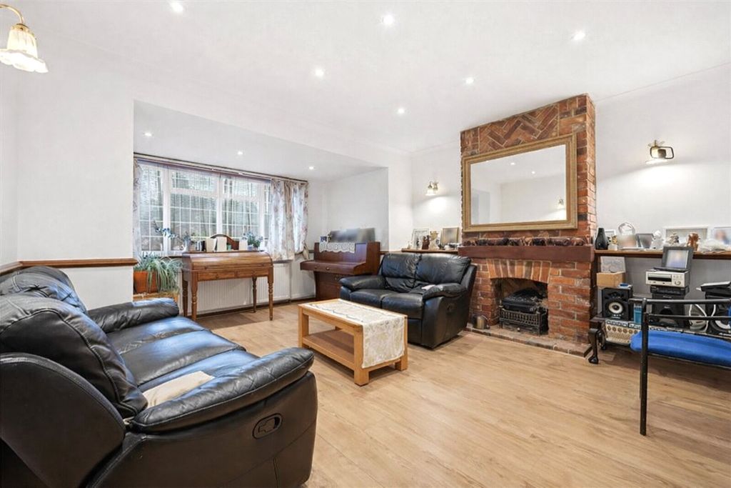 Property photo 3 of 28 Picture No. 42