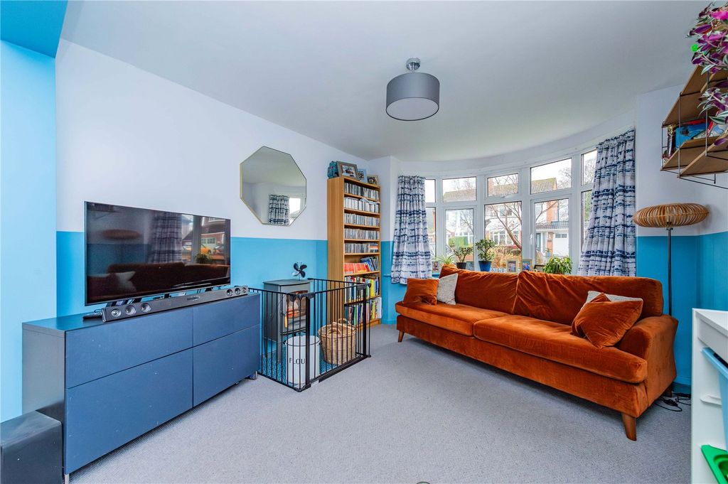 Property photo 2 of 29 Picture No. 24