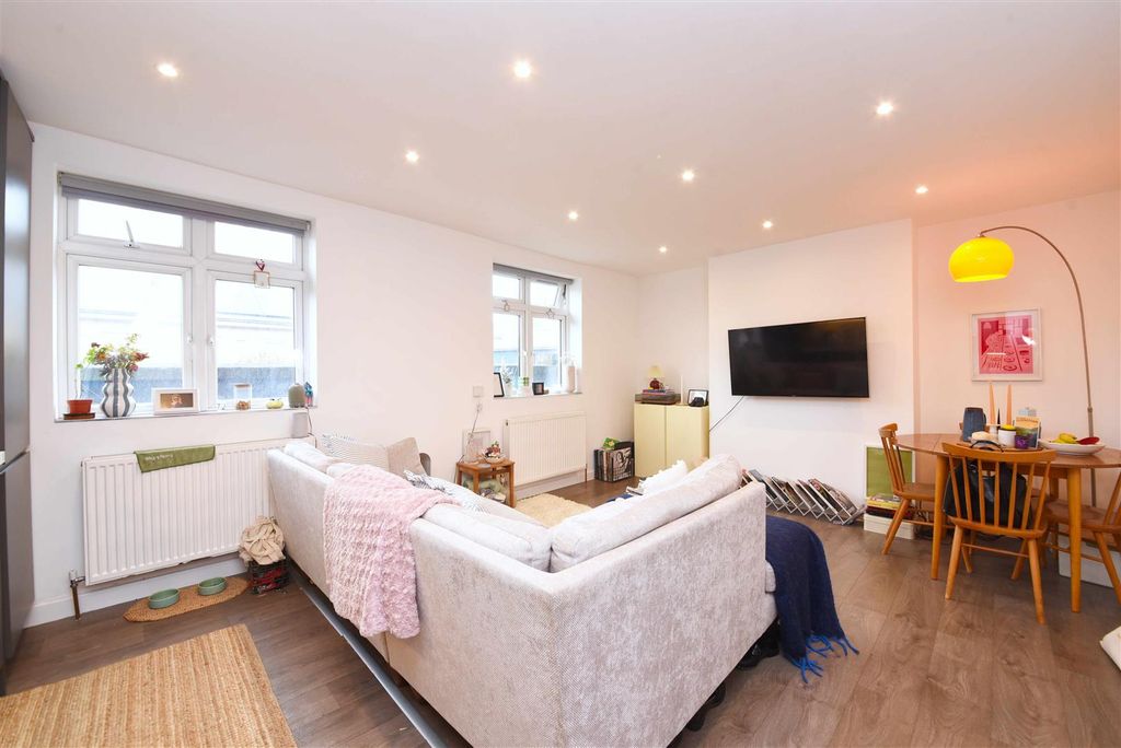 Property photo 3 of 10 Archway_Road_Pic_8.Jpg