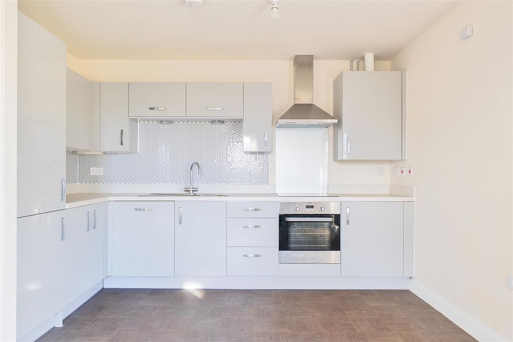 Property photo 2 of 17 1381020-5-6915A5ce998c4.Jpg