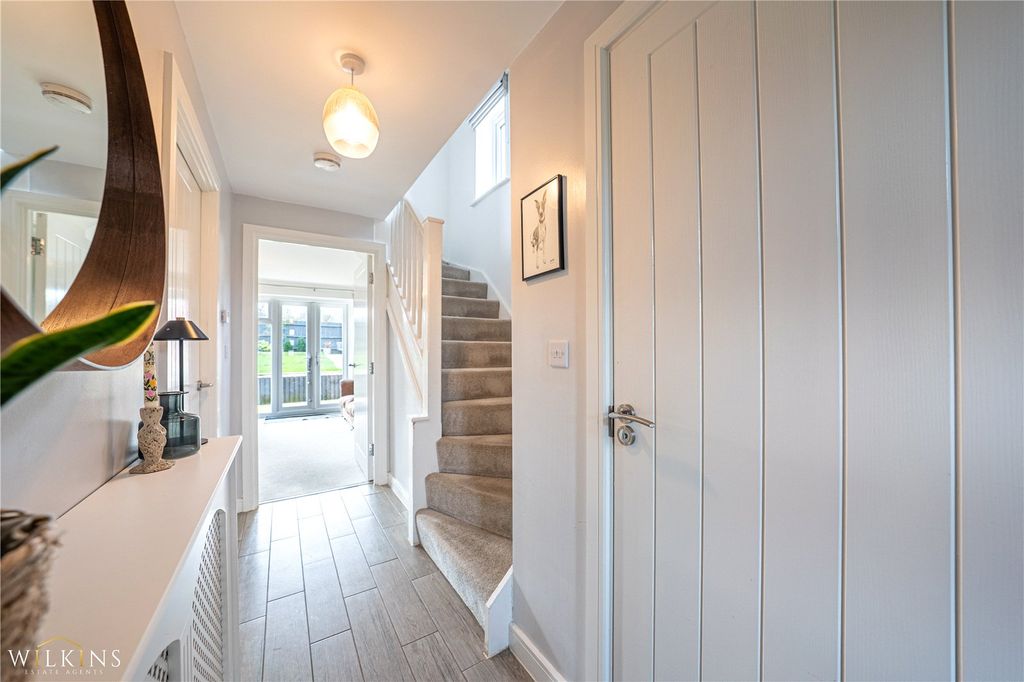 Property photo 2 of 37 Picture No. 20