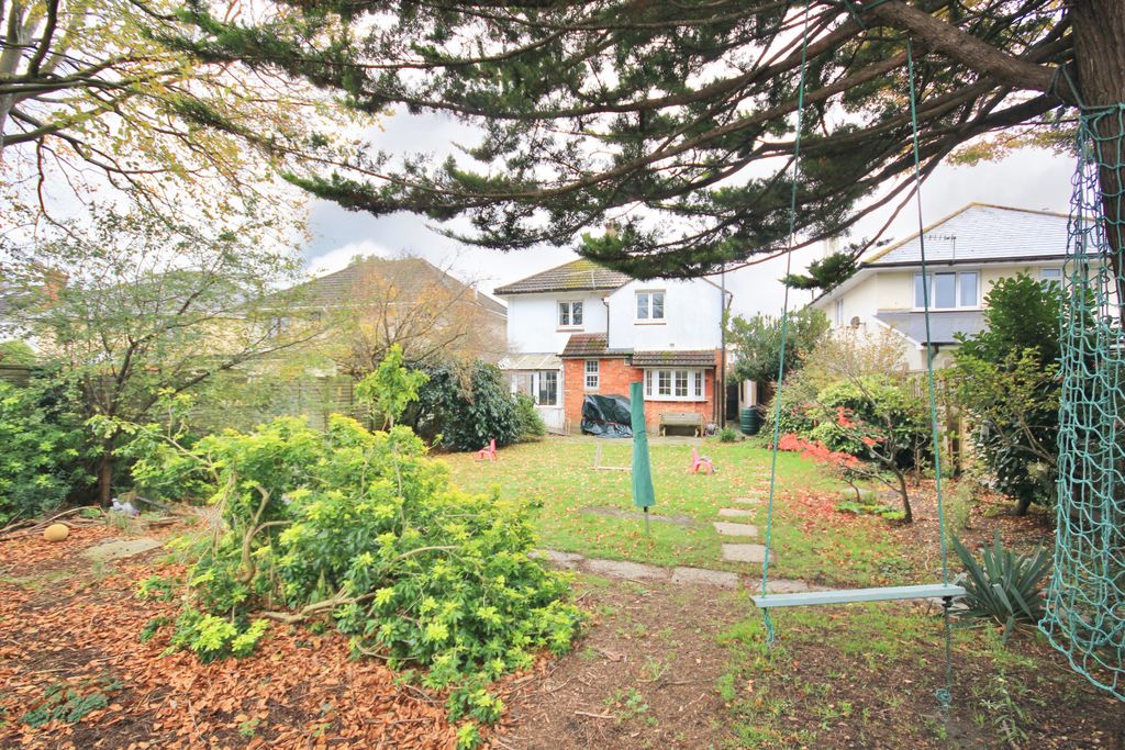 Property photo 2 of 28