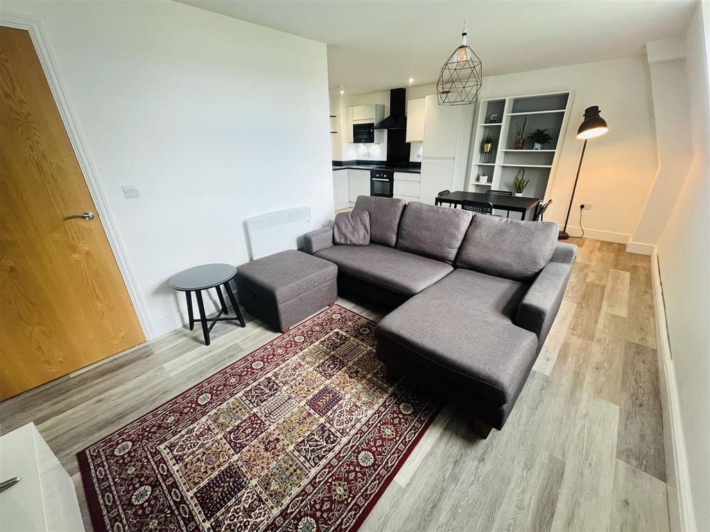 Property photo 3 of 10 Img_8347.Jpg