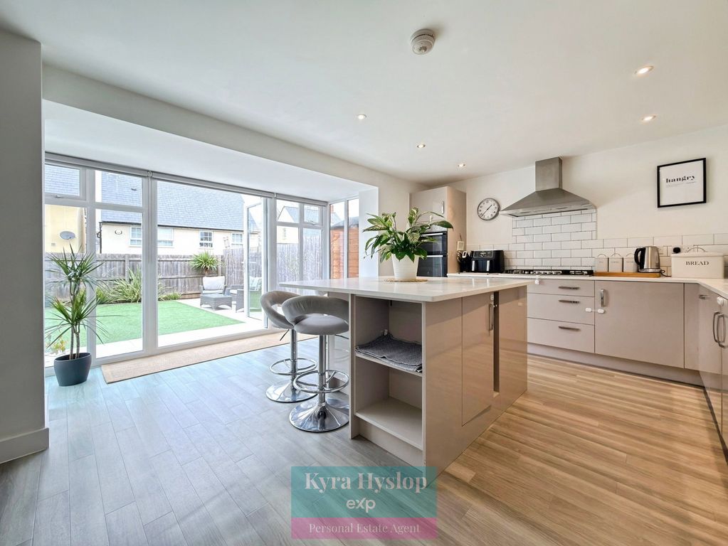 Property photo 3 of 20