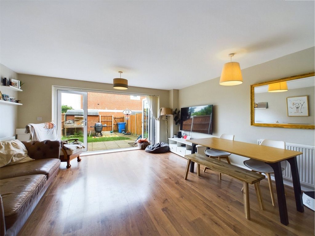 Property photo 3 of 11 Picture No. 17