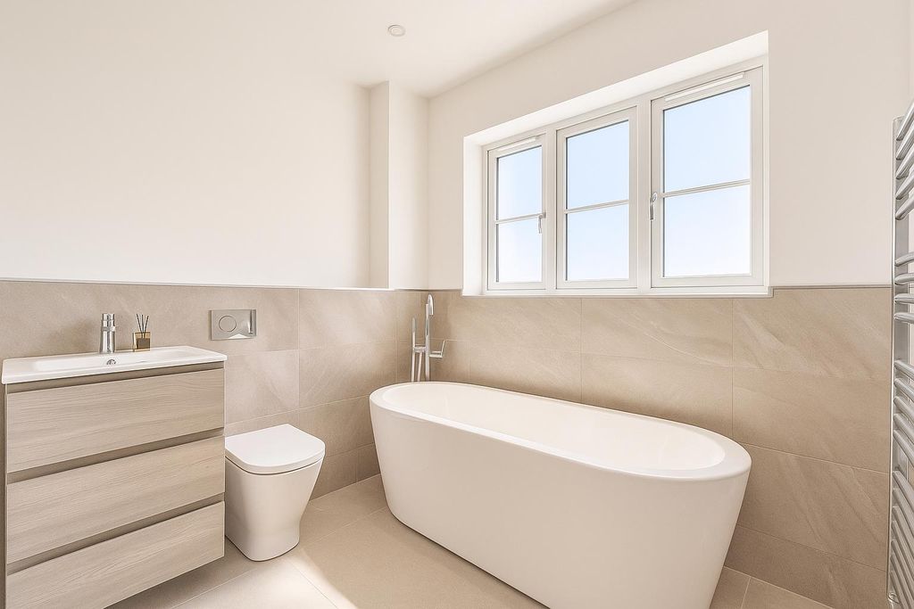 Property photo 3 of 18 Family Bathroom