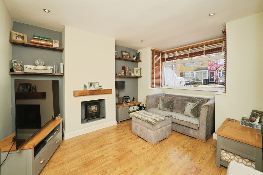 Property photo 2 of 8