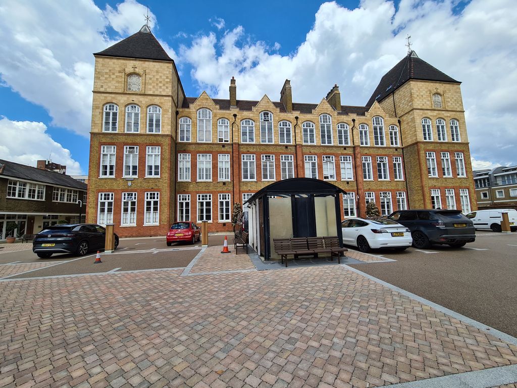 Property photo 1 of 8