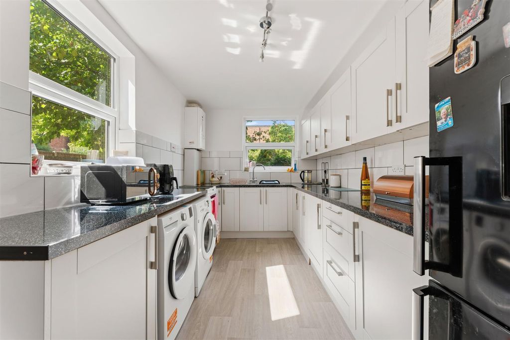 Property photo 2 of 17 Kitchen