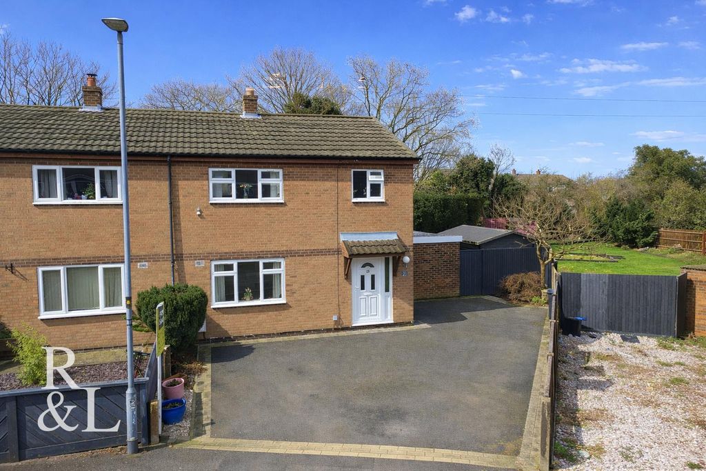 Property photo 1 of 30 21 Coronation St (2).Jpg