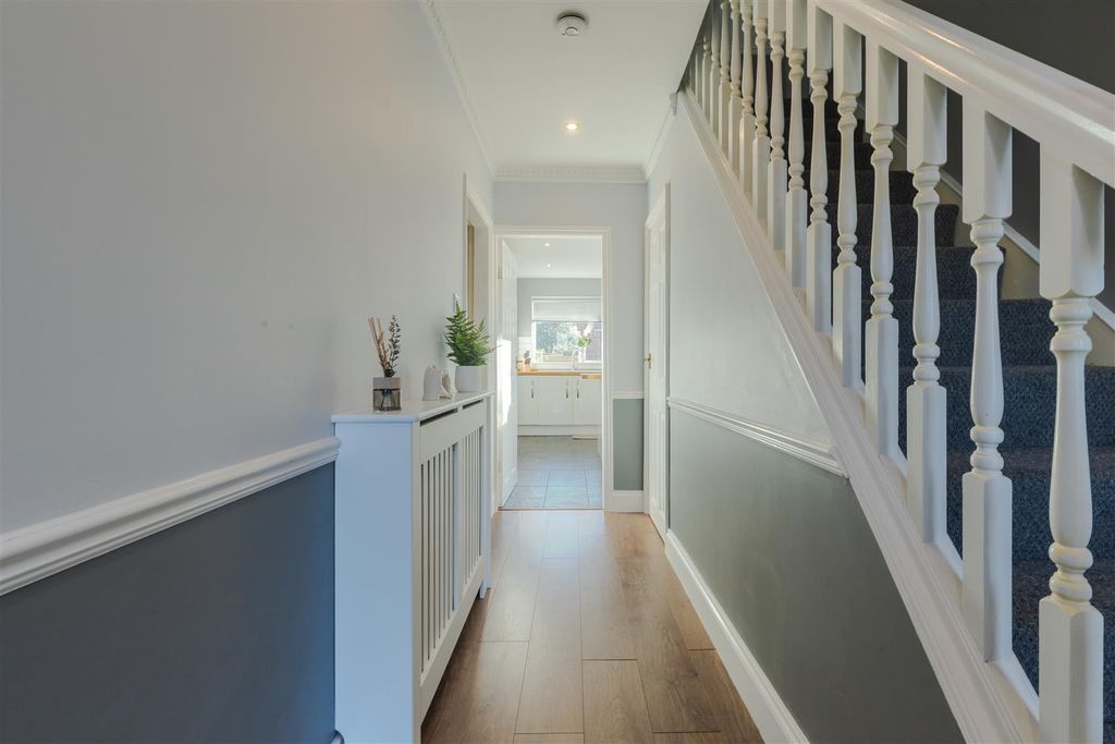 Property photo 3 of 22 Entrance