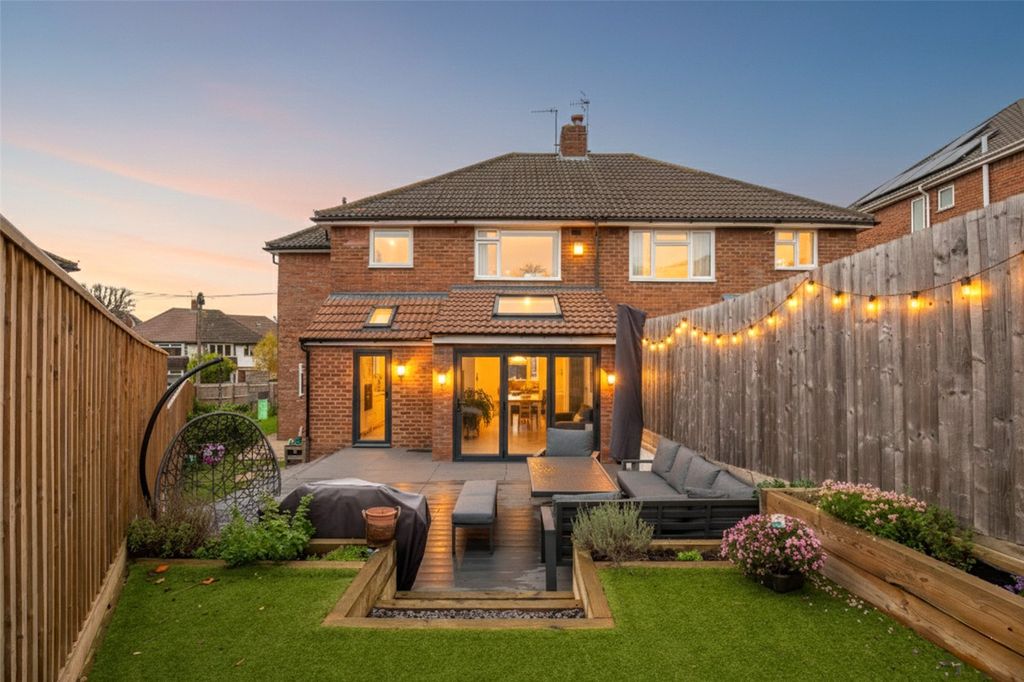 Property photo 2 of 28 Picture No. 43