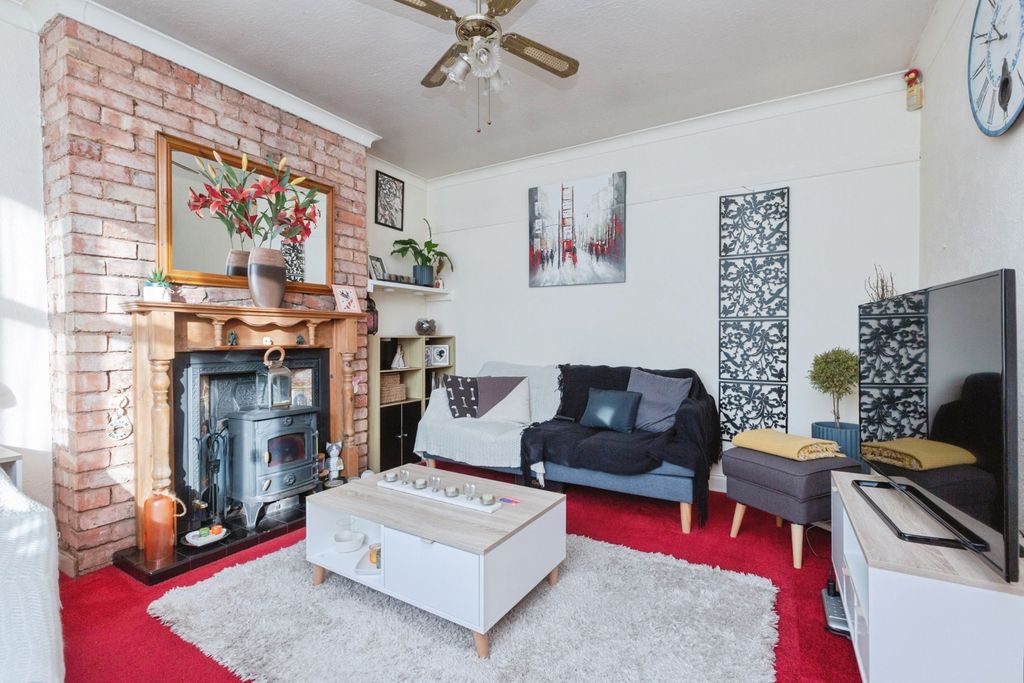 Property photo 2 of 16 Photo