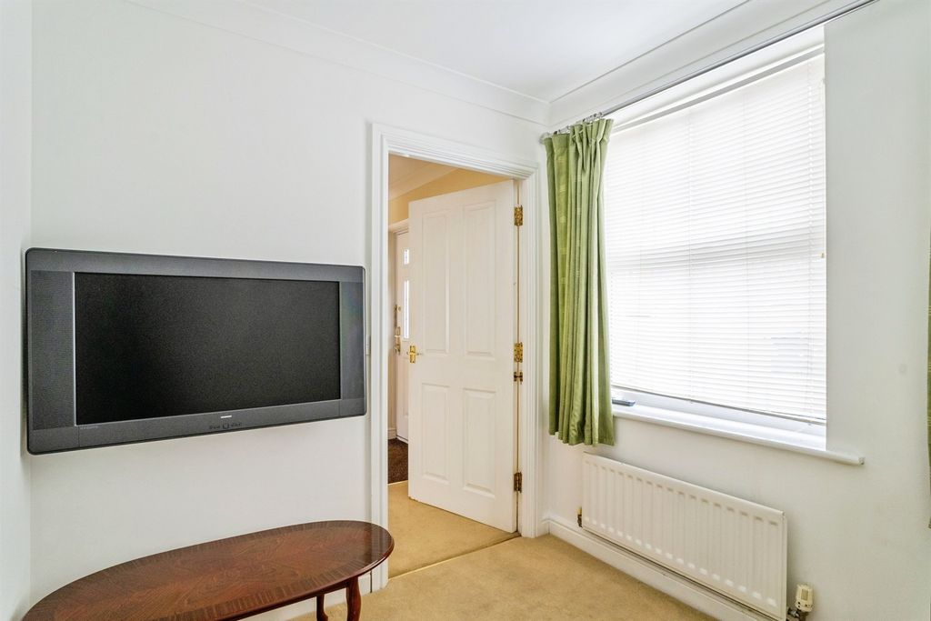 Property photo 3 of 17