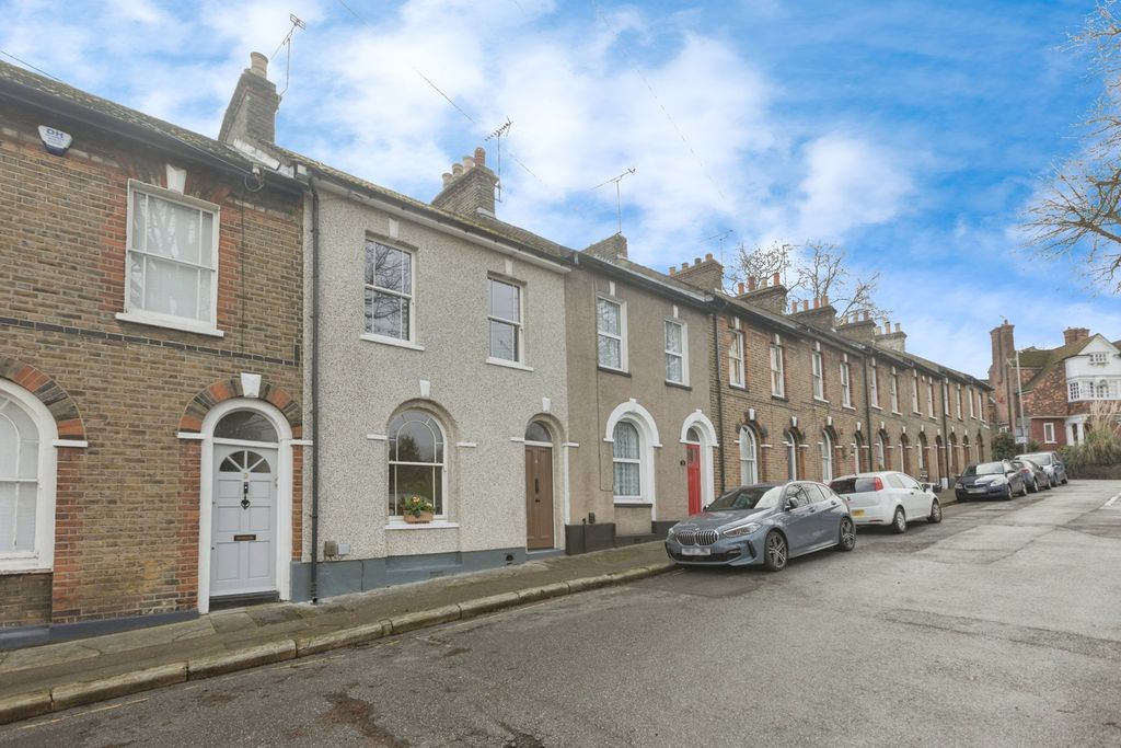 Property photo 2 of 20 Front