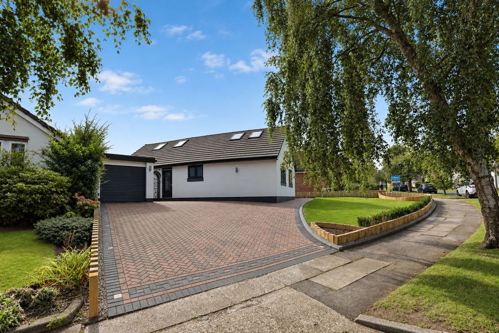 Property photo 3 of 48 Driveway