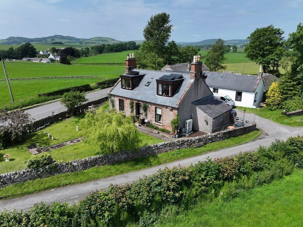 Property photo 2 of 27 Picture No. 35