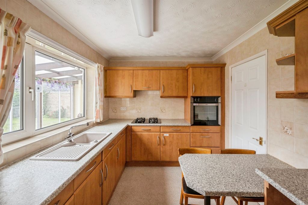 Property photo 2 of 16