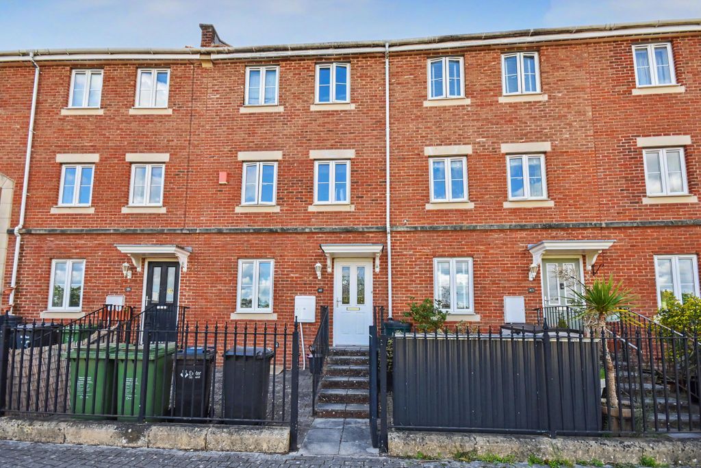 Property photo 1 of 19 41 Royal Crescent, Exeter, Ex2 7Qt