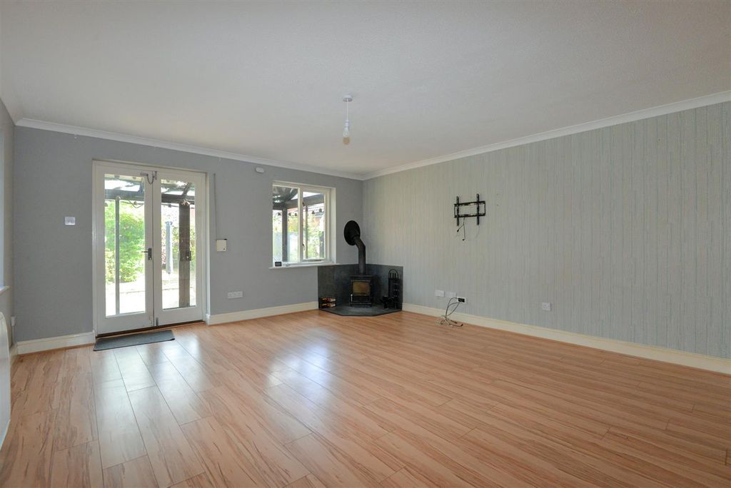 Property photo 3 of 22 Lrd 1.Jpg